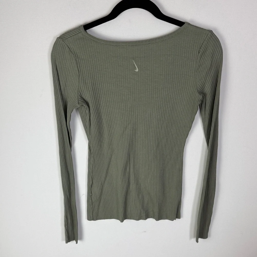 Nike Top - Women's Medium